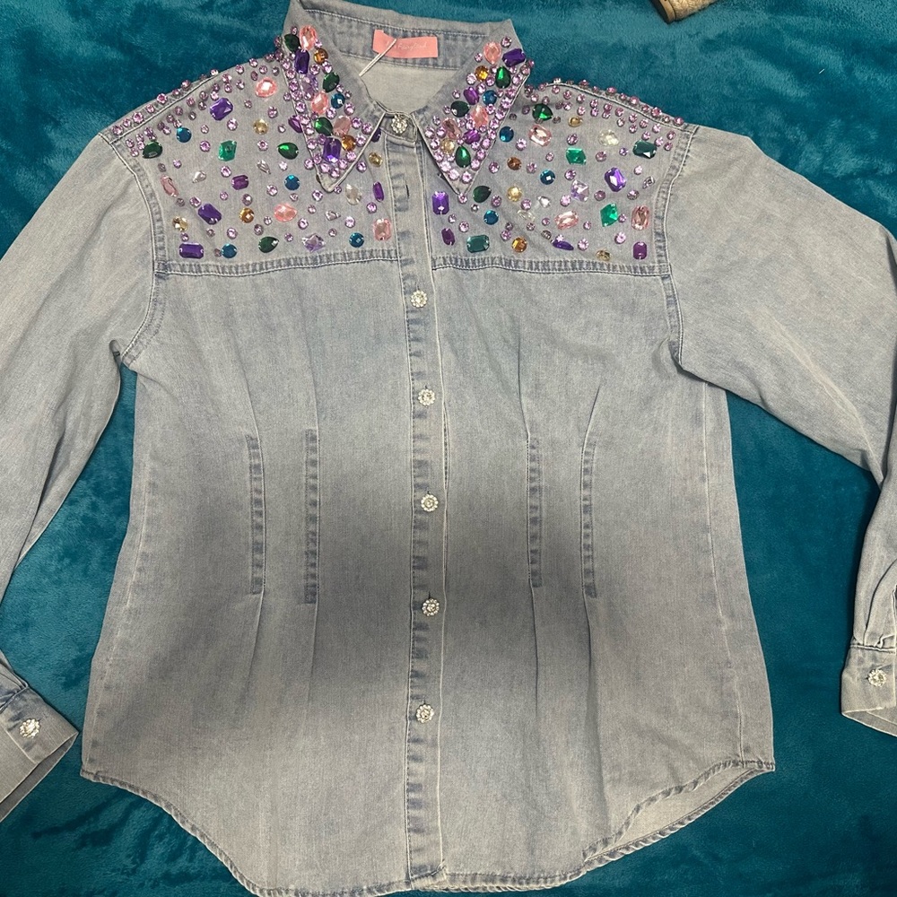 Shirt with little diamonds no heavyweight never worn